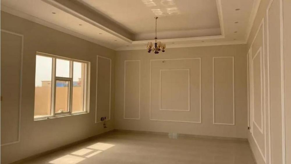 For sale a new spacious villa    super lux  in Al azra  Sharjah 2.2 million